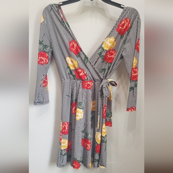 FLORAL AND STRIPED FAUX WRAP MINI DRESS - Picture 2 of 6